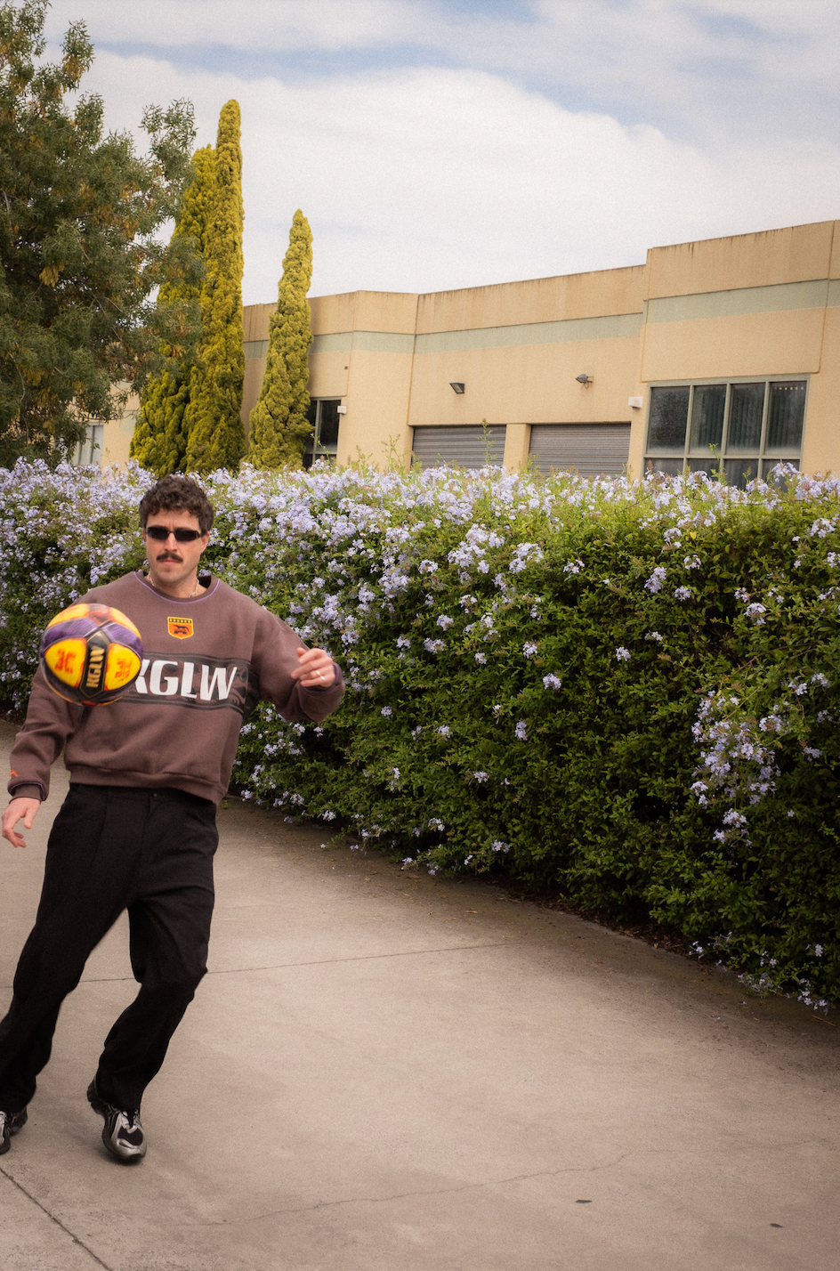 KGLW x MUNDIAL x R.SPORT Football Box Crew